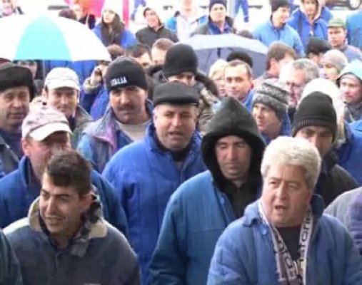 Protestatarii Oltchim au blocat DN64